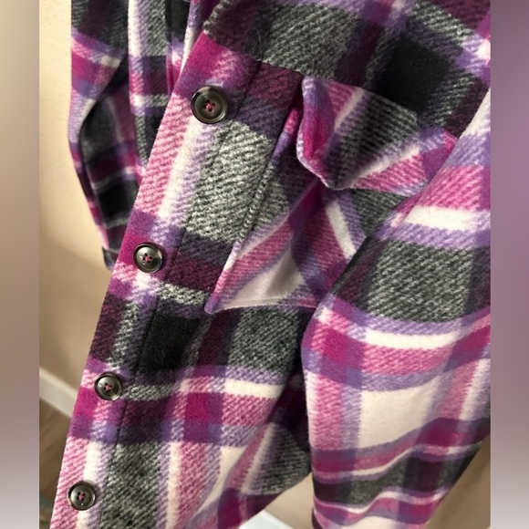 NWOT Brushed Fleece Plaid
Cropped Shacket - Picture 2 of 5